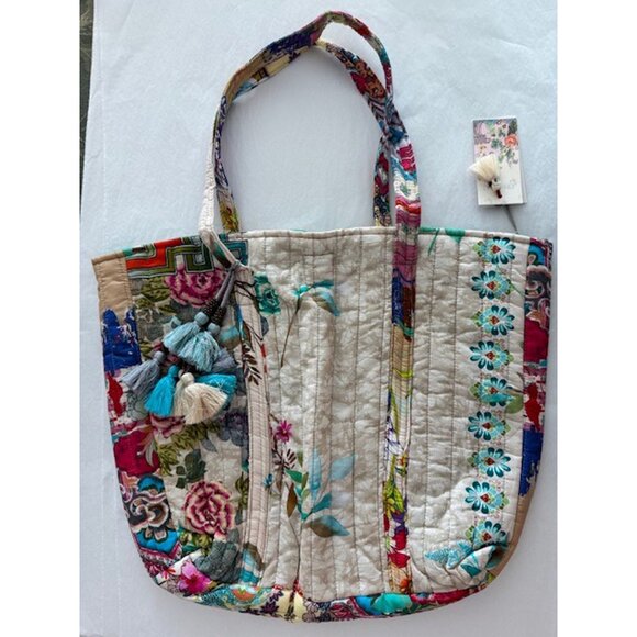 Johnny Was Dreamer Quilted Cotton Tote Bag Floral Handbag Cream Blue Purse NEW - Picture 4 of 4